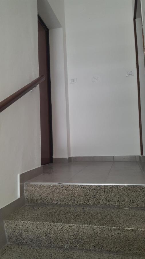 Ferienwohnung Karina House-check in H 24 Como Exterior foto