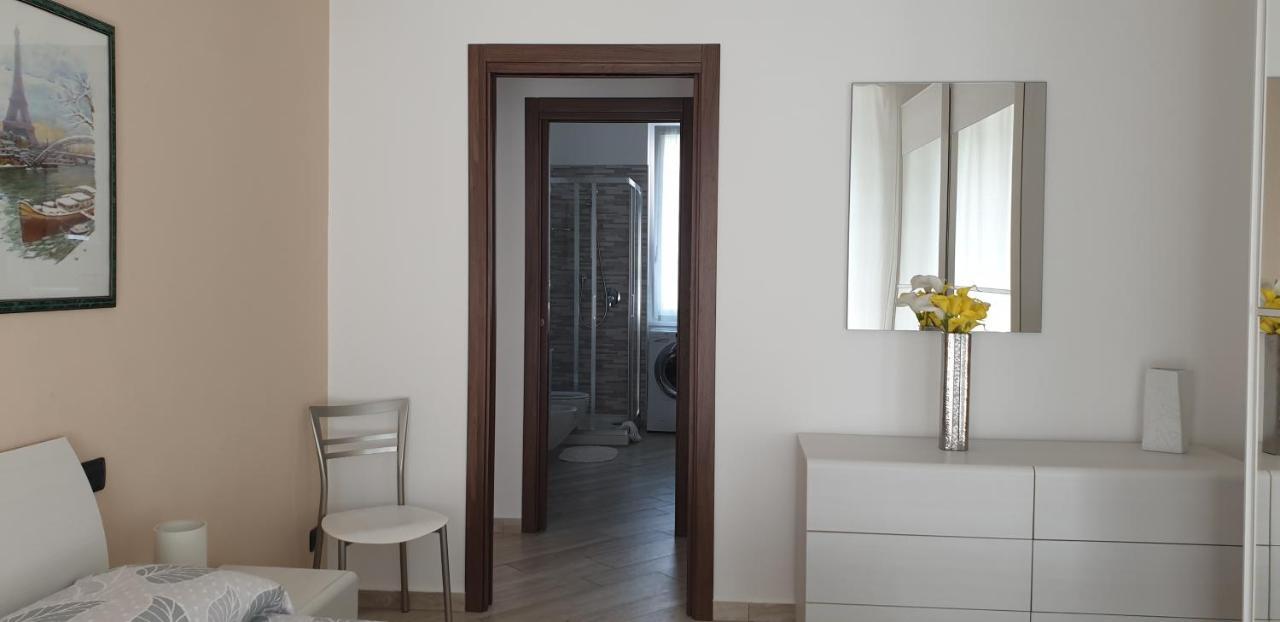 Ferienwohnung Karina House-check in H 24 Como Exterior foto