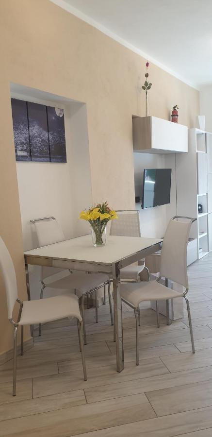 Ferienwohnung Karina House-check in H 24 Como Exterior foto