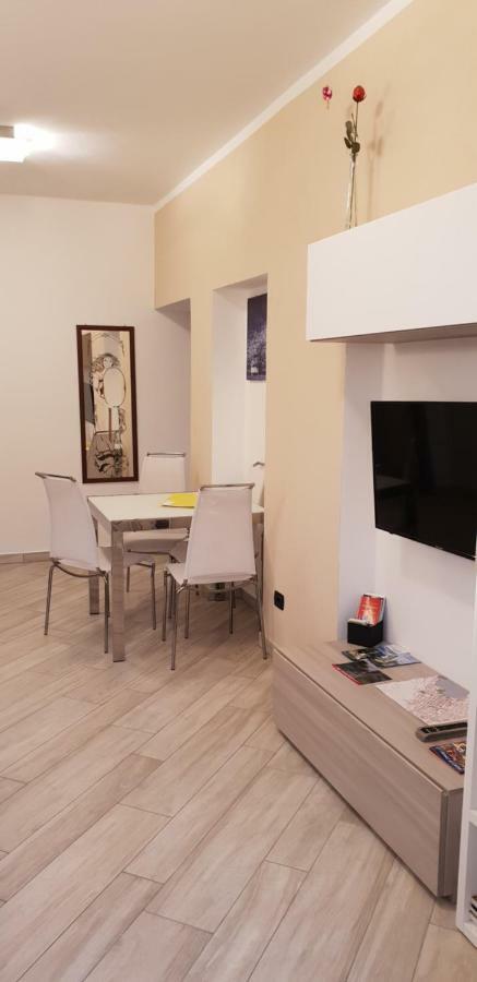 Ferienwohnung Karina House-check in H 24 Como Exterior foto