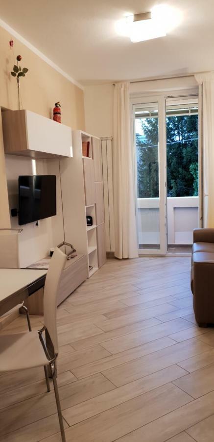 Ferienwohnung Karina House-check in H 24 Como Exterior foto